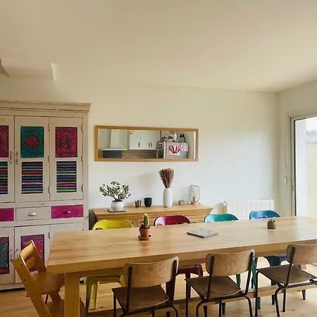 Сasa de vacaciones Spacious House With Garden *