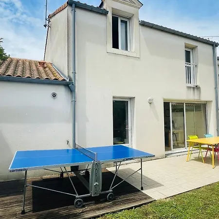 Сasa de vacaciones Spacious House With Garden